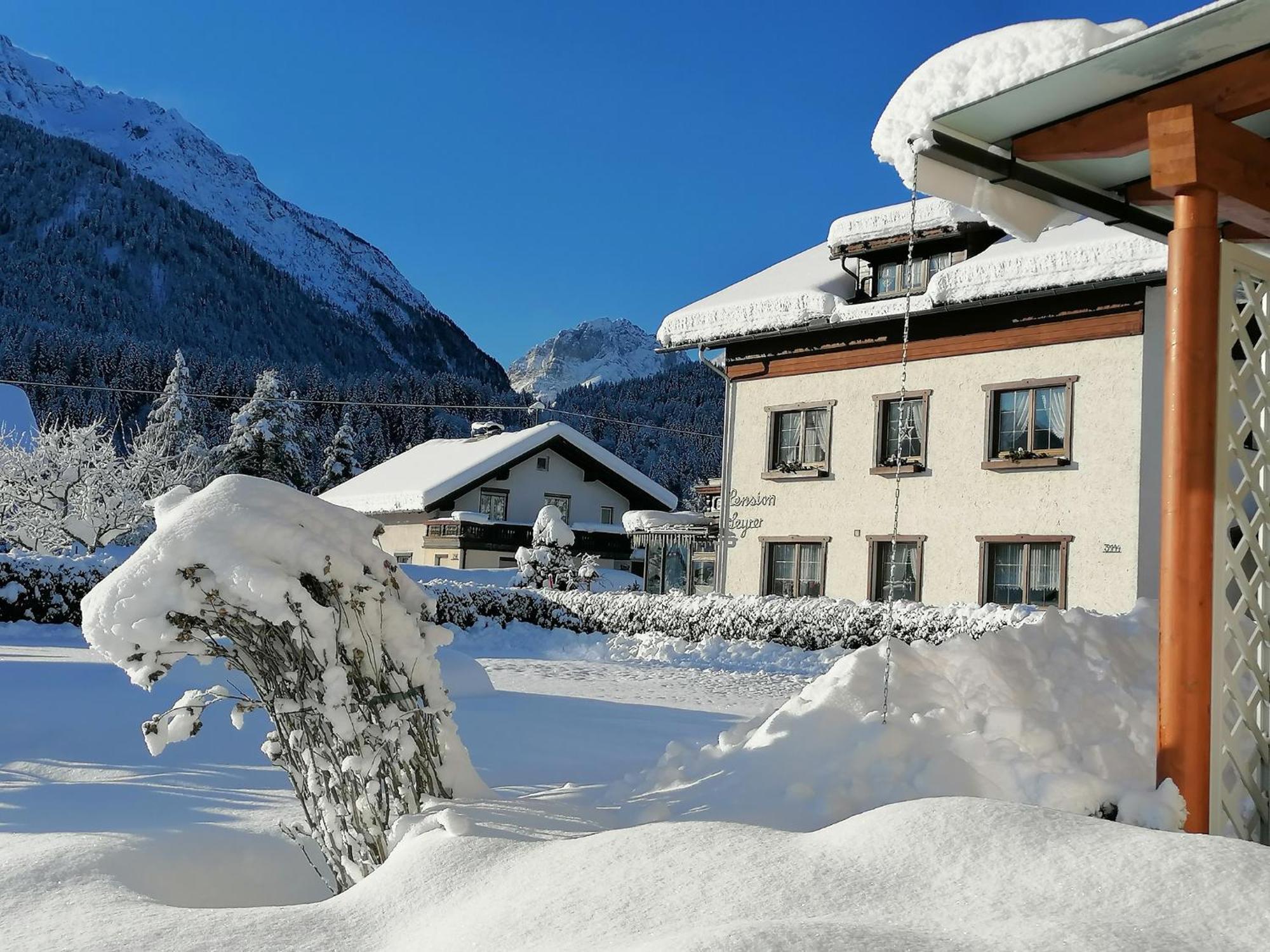 Pension Leyrer Kotschach-Mauthen Exteriör bild